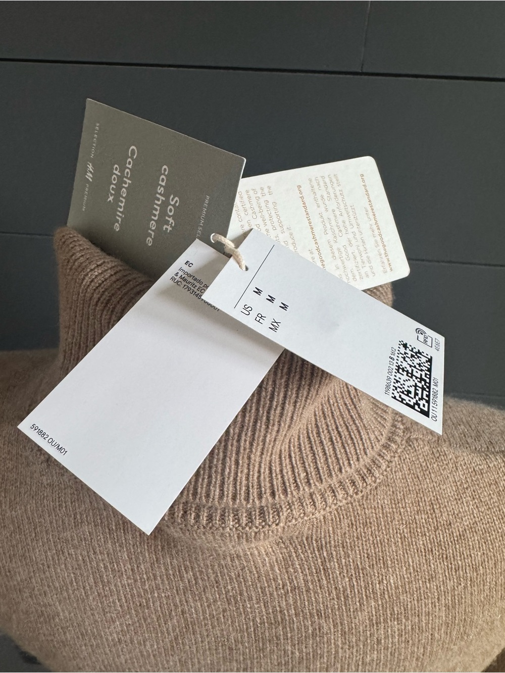H&M Classic Cashmere Turtleneck Short-Sleeve Sweater in Beige Soft Luxe NWT - Picture 7 of 11